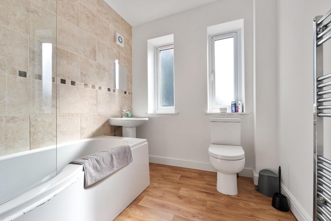Villa Exclusive House For Contractors And Families Bradford  Esterno foto